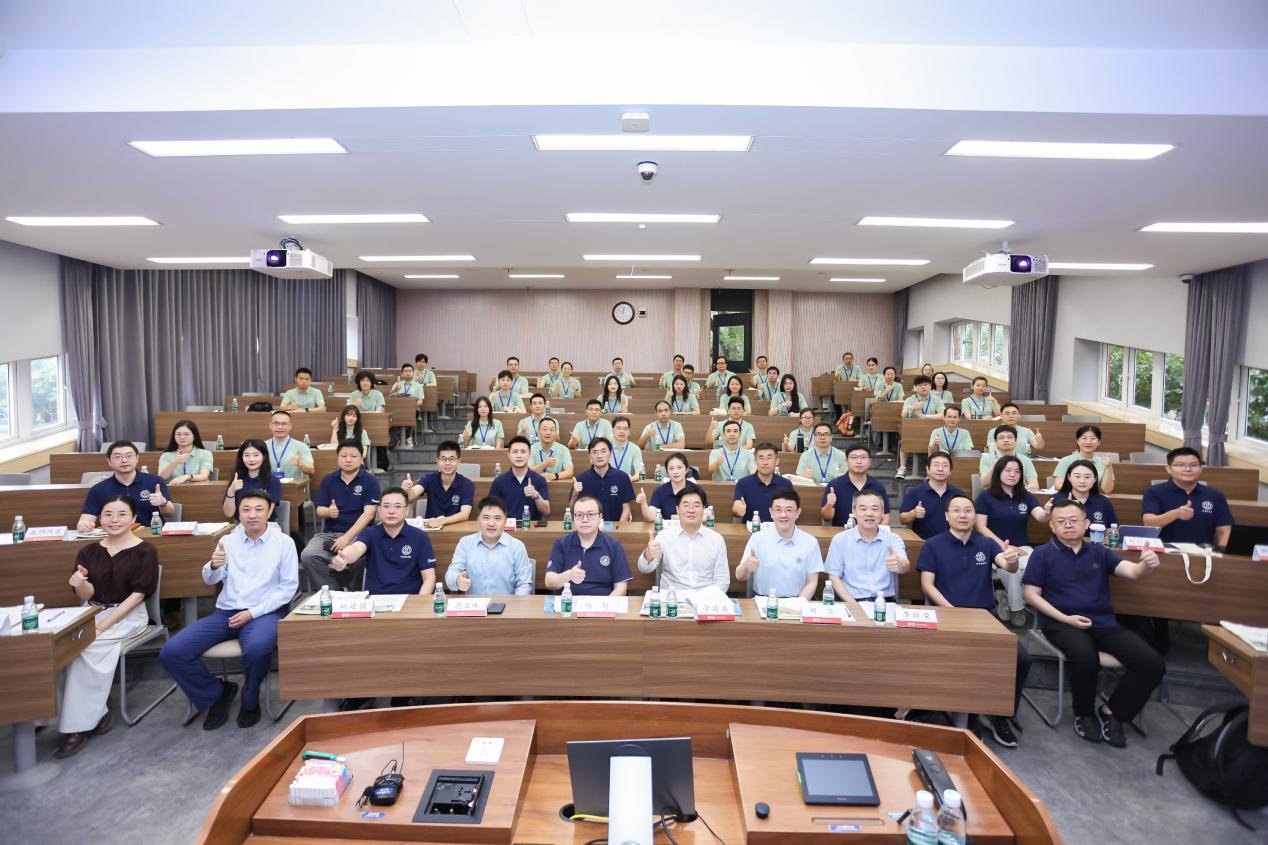 终身教育学院院长胡洁